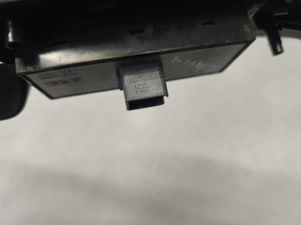 BOUTON LEVE VITRE SKODA - Vue 2